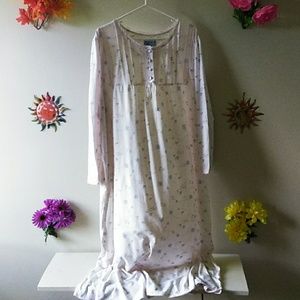 Ladies Flowered Nightgown